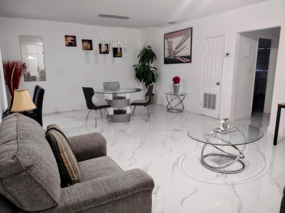 Cheerful 3-Bedroom Home /Ac+ Free Parking North Miami Beach Eksteriør bilde