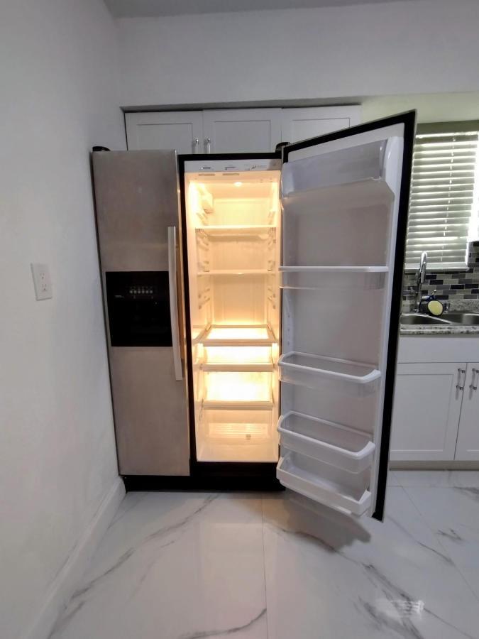 Cheerful 3-Bedroom Home /Ac+ Free Parking North Miami Beach Eksteriør bilde