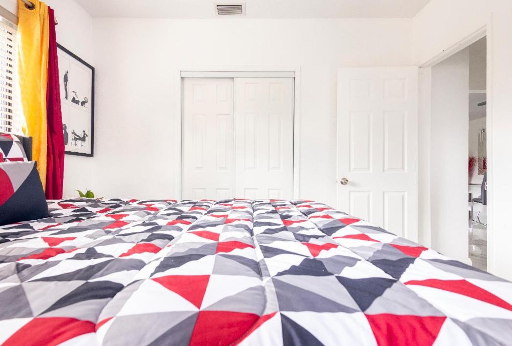 Cheerful 3-Bedroom Home /Ac+ Free Parking North Miami Beach Eksteriør bilde