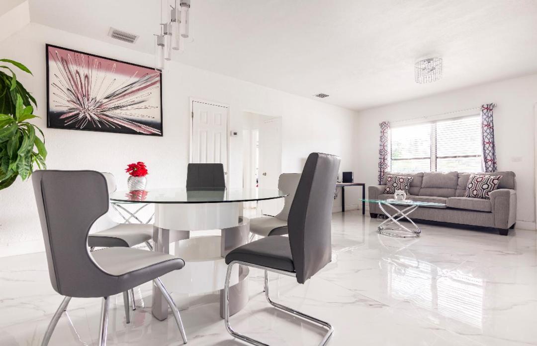 Cheerful 3-Bedroom Home /Ac+ Free Parking North Miami Beach Eksteriør bilde